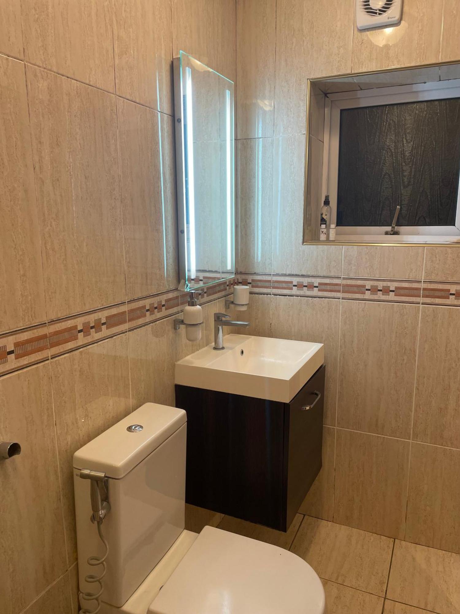 North London Studio Apartment Bagian luar foto